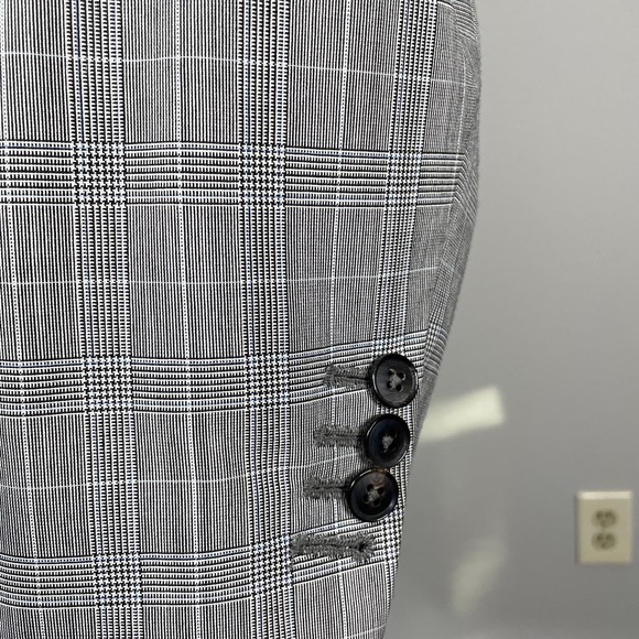 Charles Tyrwhitt Gray Plaid Prince of Wales Sport Coat 44L - Picture 4 of 10